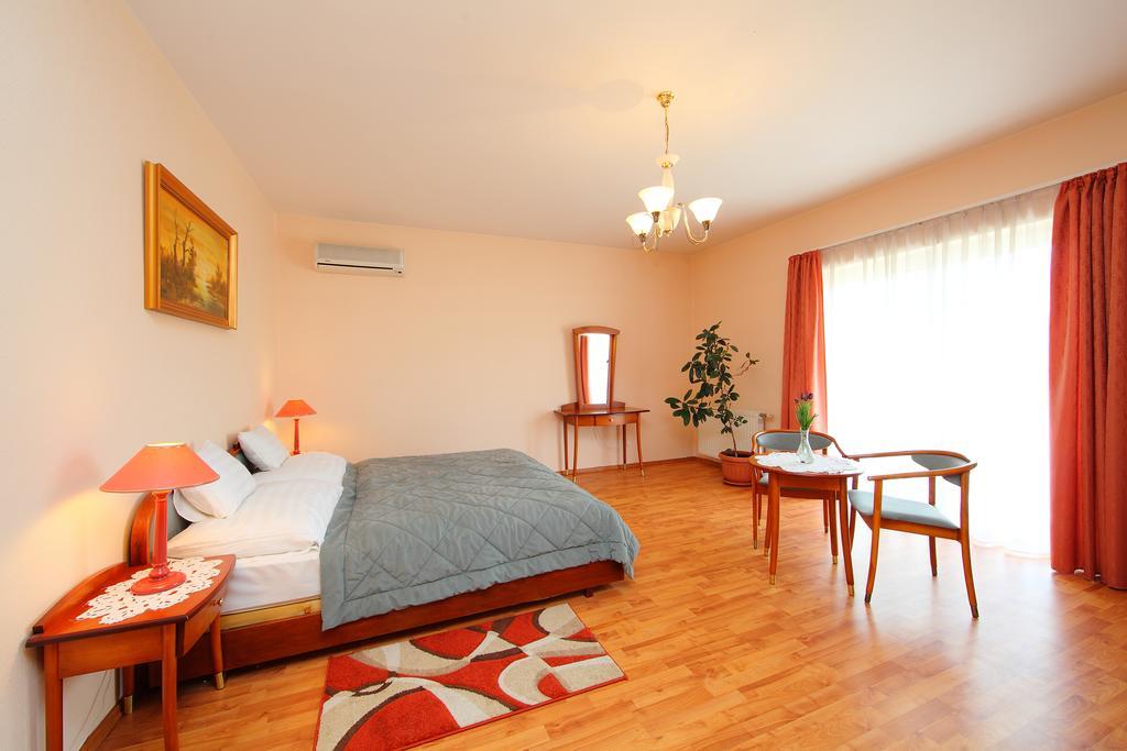 Apartment,1112940162:JPEG